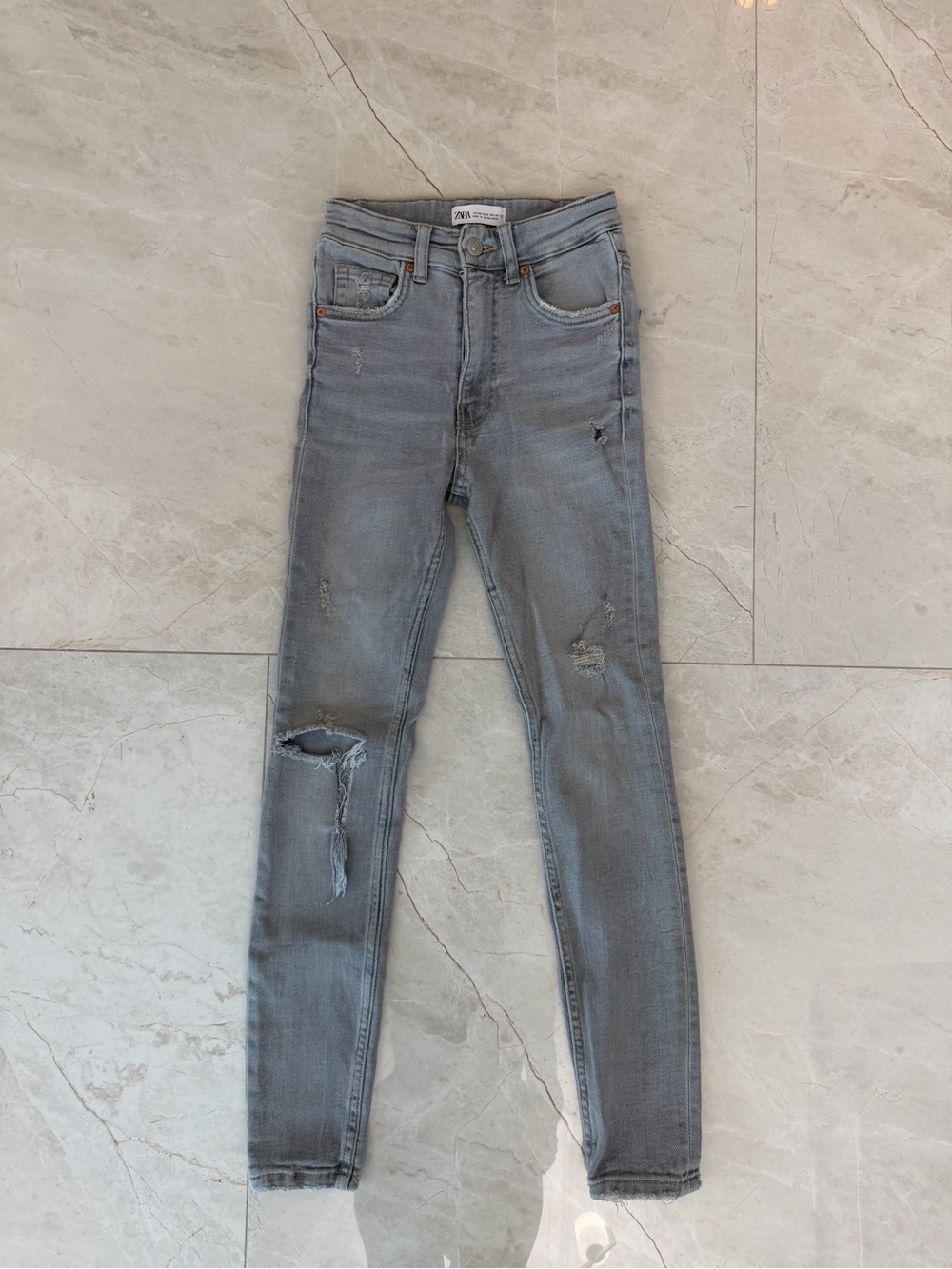 Zara Distressed Grey Skinny Jeans xs